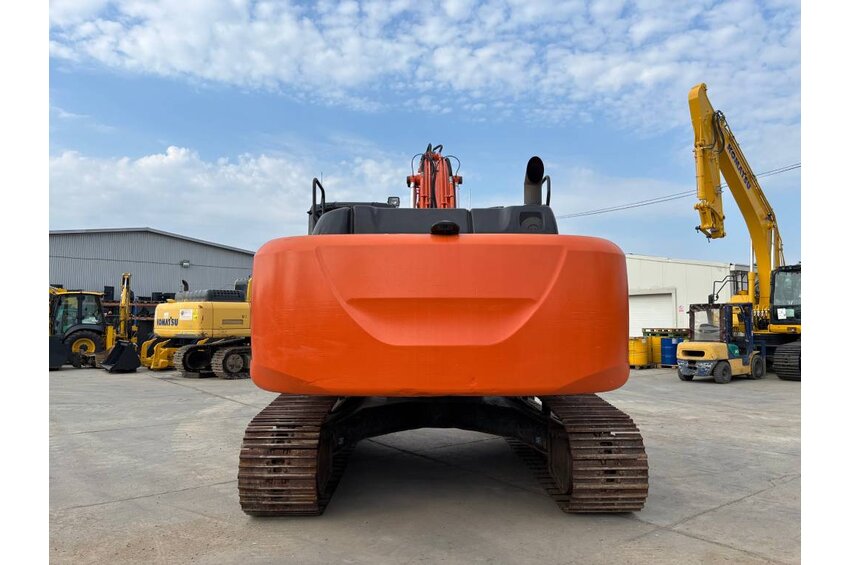 Excavatoare pe șenile -Hitachi ZX 250 LC-6 de la Hitachi | Kuhn